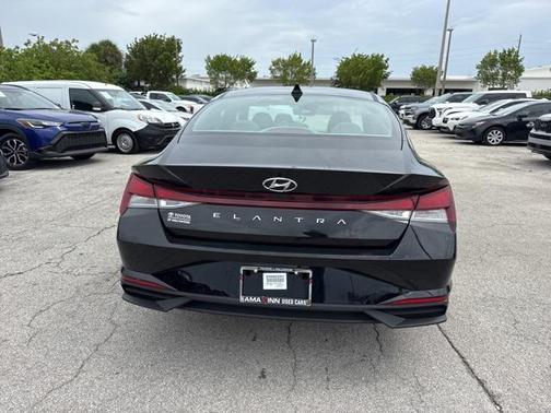 2021 Hyundai ELANTRA SEL