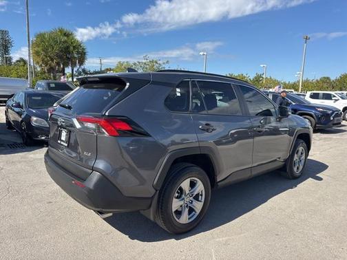 2025 Toyota RAV4 XLE