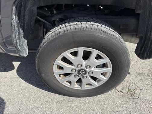 2025 Toyota Tacoma SR5