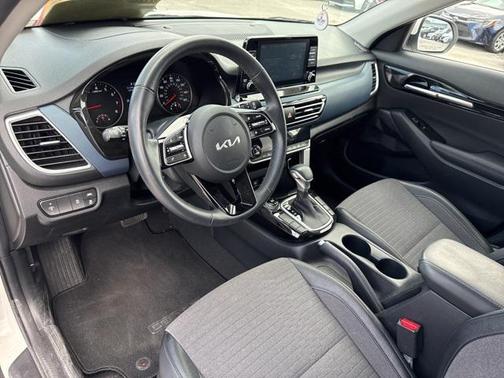 2023 Kia Seltos S