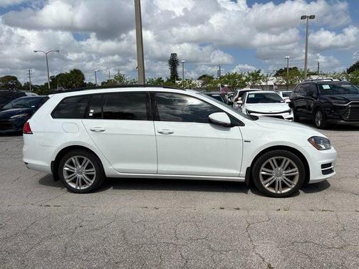 2016 Volkswagen Golf SportWagen TSI Limited Edition