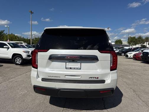 2023 GMC Yukon XL 4WD AT4