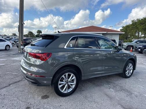 2025 Audi Q3 Premium 45 TFSI S line quattro Tiptronic