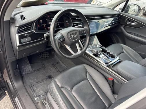 2024 Audi Q7 45 Premium Plus