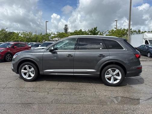 2024 Audi Q7 45 Premium Plus