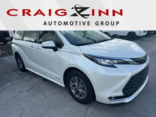 2021 Toyota Sienna XLE 8 Passenger