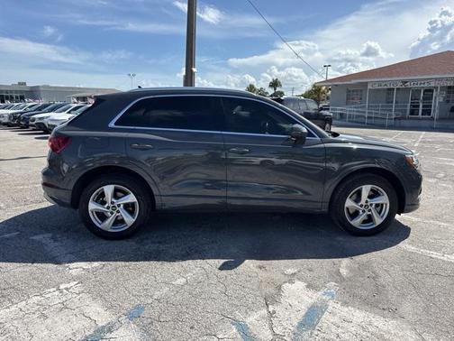 2021 Audi Q3 40 Premium