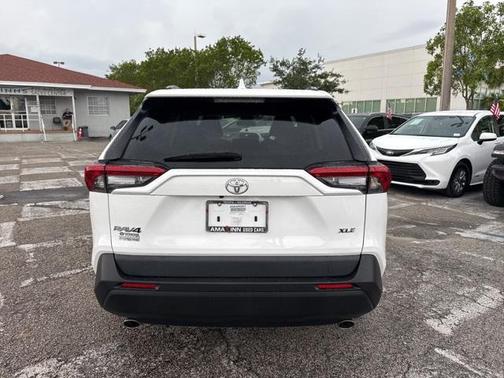 2022 Toyota RAV4 XLE