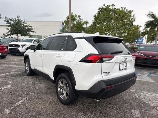 2022 Toyota RAV4 XLE
