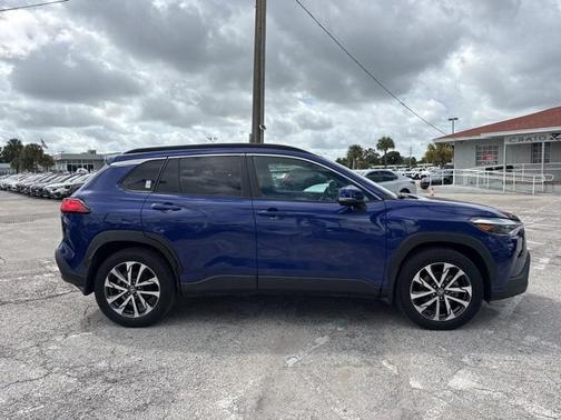 2023 Toyota Corolla Cross XLE