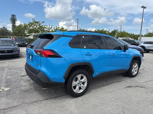 2021 Toyota RAV4 Hybrid SE
