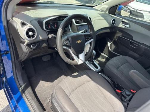 2020 Chevrolet Sonic FWD Sedan LT