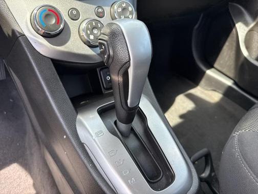 2020 Chevrolet Sonic FWD Sedan LT