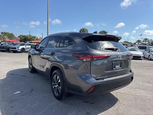 2024 Toyota Highlander XLE