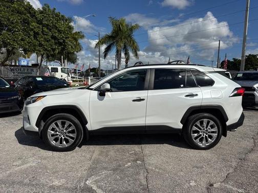 2025 Toyota RAV4 XLE Premium