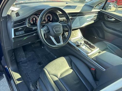 2024 Audi Q7 45 Premium Plus