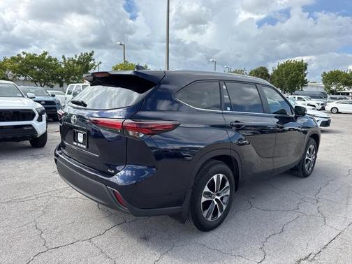 2024 Toyota Highlander XLE