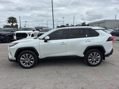 2024 Toyota RAV4 XLE Premium