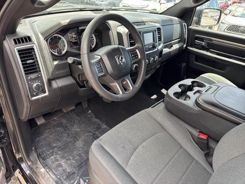 2024 RAM 1500 Classic Warlock Crew Cab 4x2 5'7' Box