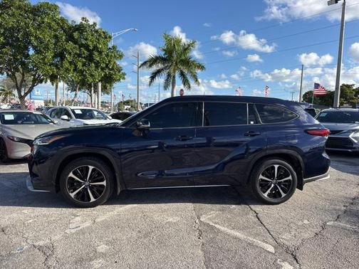 2022 Toyota Highlander XSE