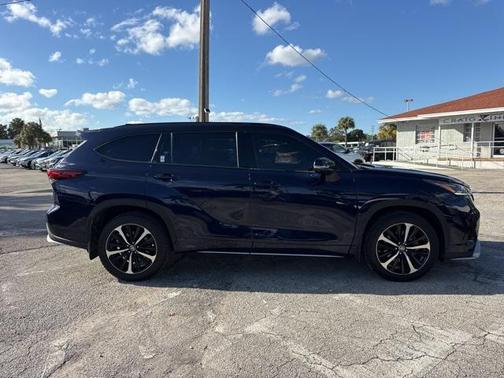 2022 Toyota Highlander XSE