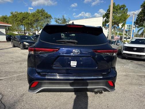 2022 Toyota Highlander XSE