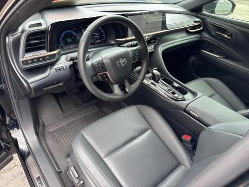 2025 Toyota Crown Signia XLE