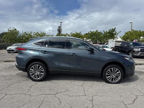 2024 Toyota Venza LE