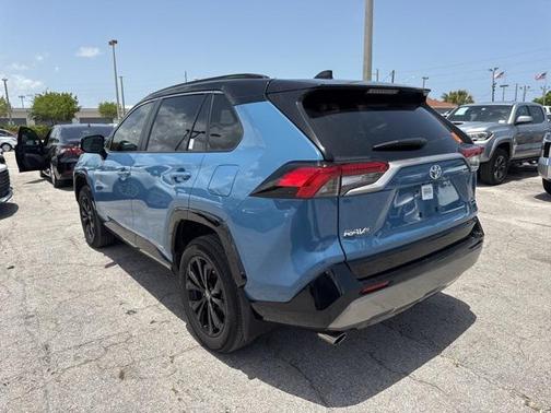 2025 Toyota RAV4 Hybrid SE