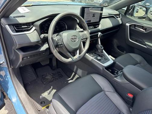 2025 Toyota RAV4 Hybrid SE