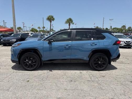 2025 Toyota RAV4 Hybrid SE