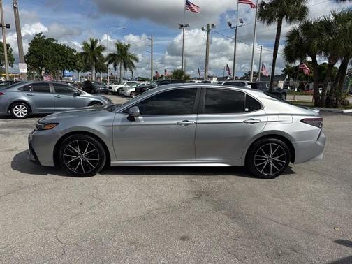 2023 Toyota Camry SE
