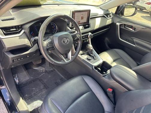 2023 Toyota RAV4 Hybrid XLE Premium