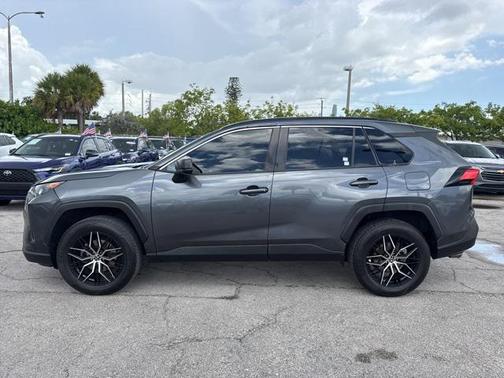 2021 Toyota RAV4 LE