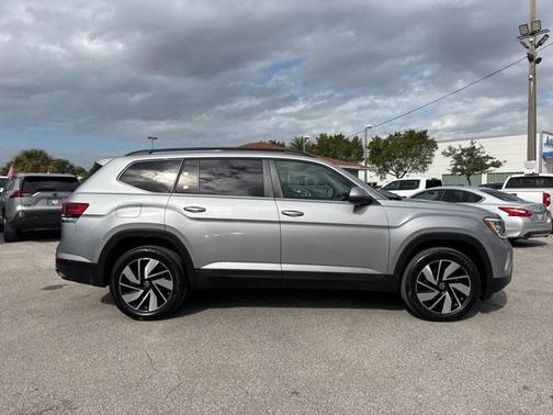 2025 Volkswagen Atlas 2.0T SE w/Technology 4MOTION