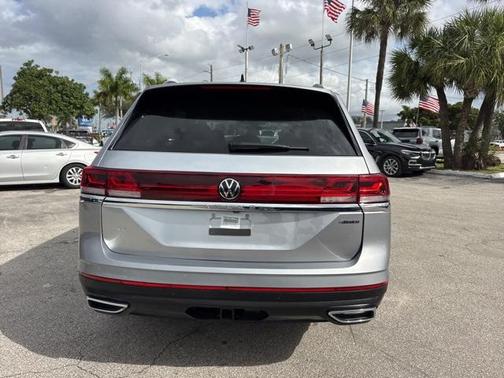 2025 Volkswagen Atlas 2.0T SE w/Technology 4MOTION