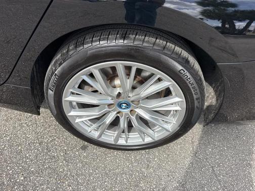 2024 BMW 330e xDrive