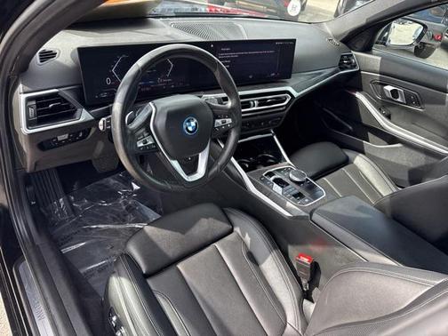 2024 BMW 330e xDrive