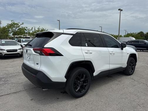 2021 Toyota RAV4 LE