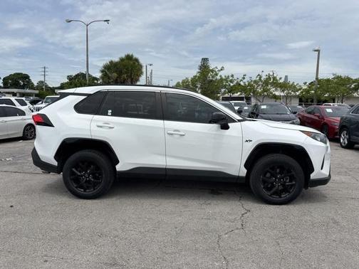 2021 Toyota RAV4 LE