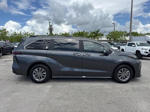 2025 Toyota Sienna XLE 7 Passenger