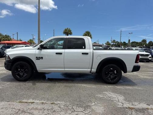 2024 RAM 1500 Classic Warlock Crew Cab 4x2 5'7' Box