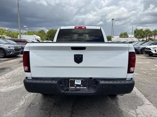 2024 RAM 1500 Classic Warlock Crew Cab 4x2 5'7' Box