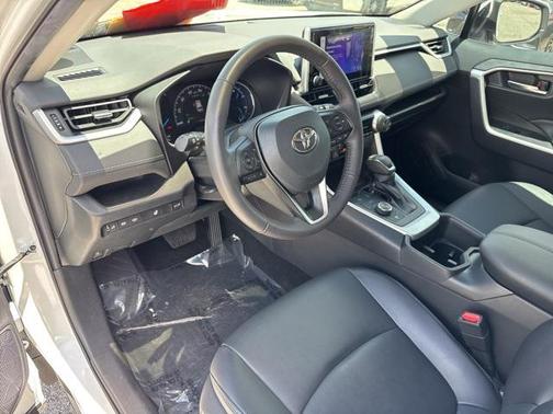 2023 Toyota RAV4 Hybrid XLE Premium