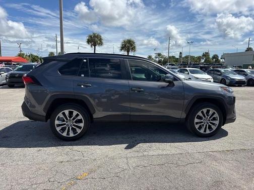 2022 Toyota RAV4 XLE Premium
