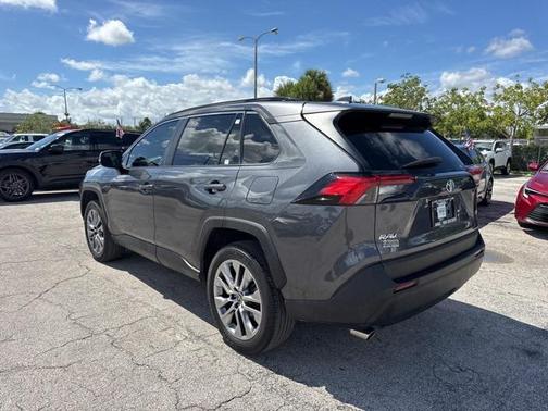 2022 Toyota RAV4 XLE Premium