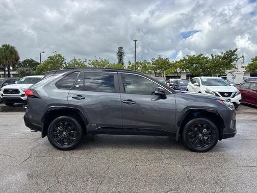 2025 Toyota RAV4 Hybrid SE