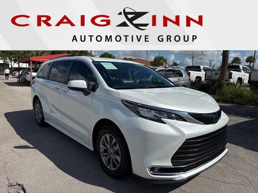 2023 Toyota Sienna XLE 8 Passenger