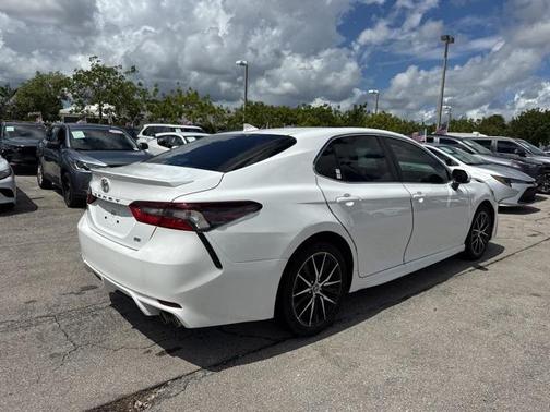 2023 Toyota Camry SE