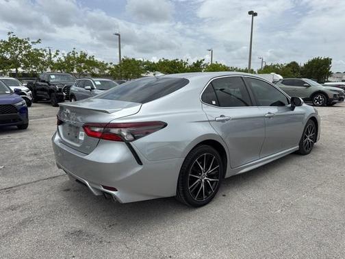2022 Toyota Camry SE